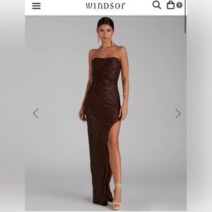 Beautiful Windsor prom dress with slit